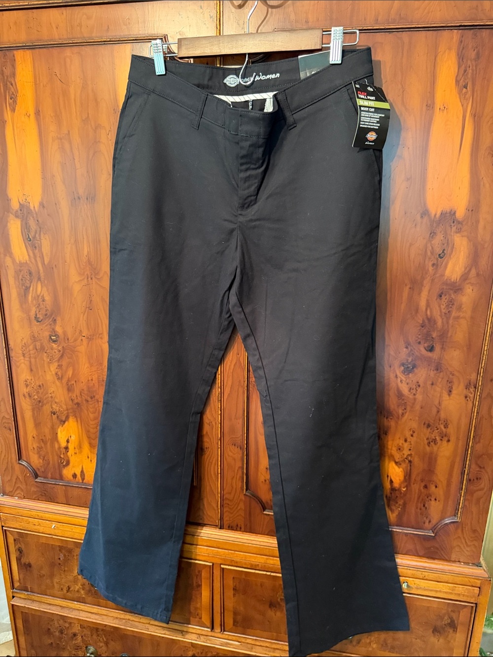 Dickies Women’s Flex Twill Slim Fit Bootcut Pants Black Sz 12 Slim. NWT.